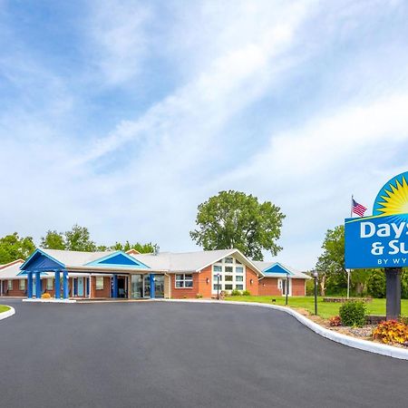 Days Inn By Wyndham Wauseon Exteriör bild