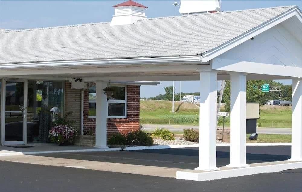 Days Inn By Wyndham Wauseon Exteriör bild