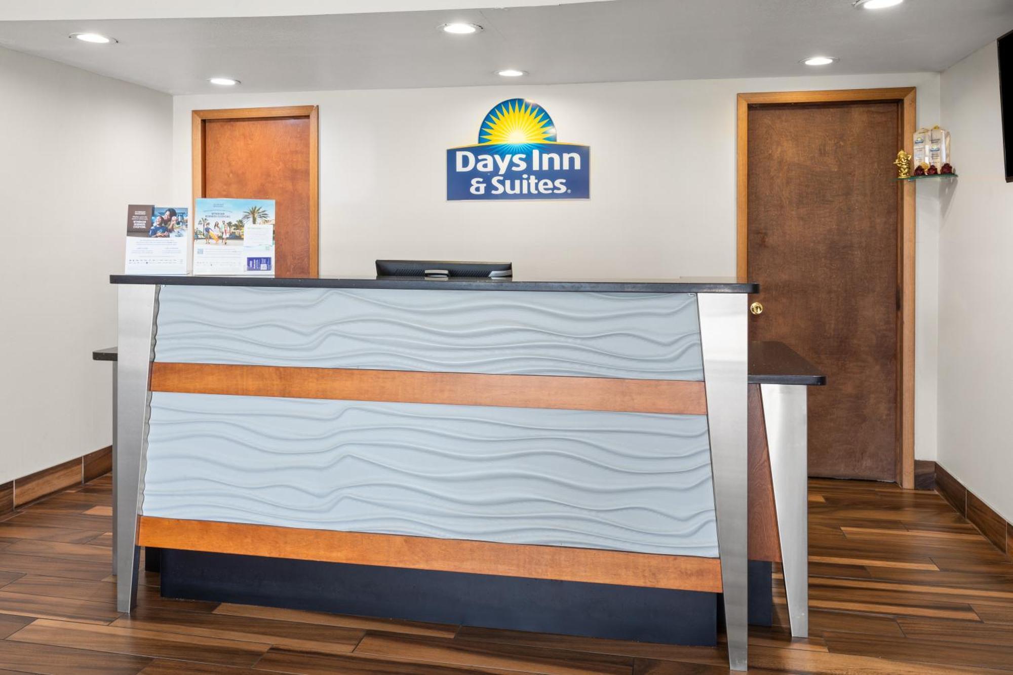 Days Inn By Wyndham Wauseon Exteriör bild