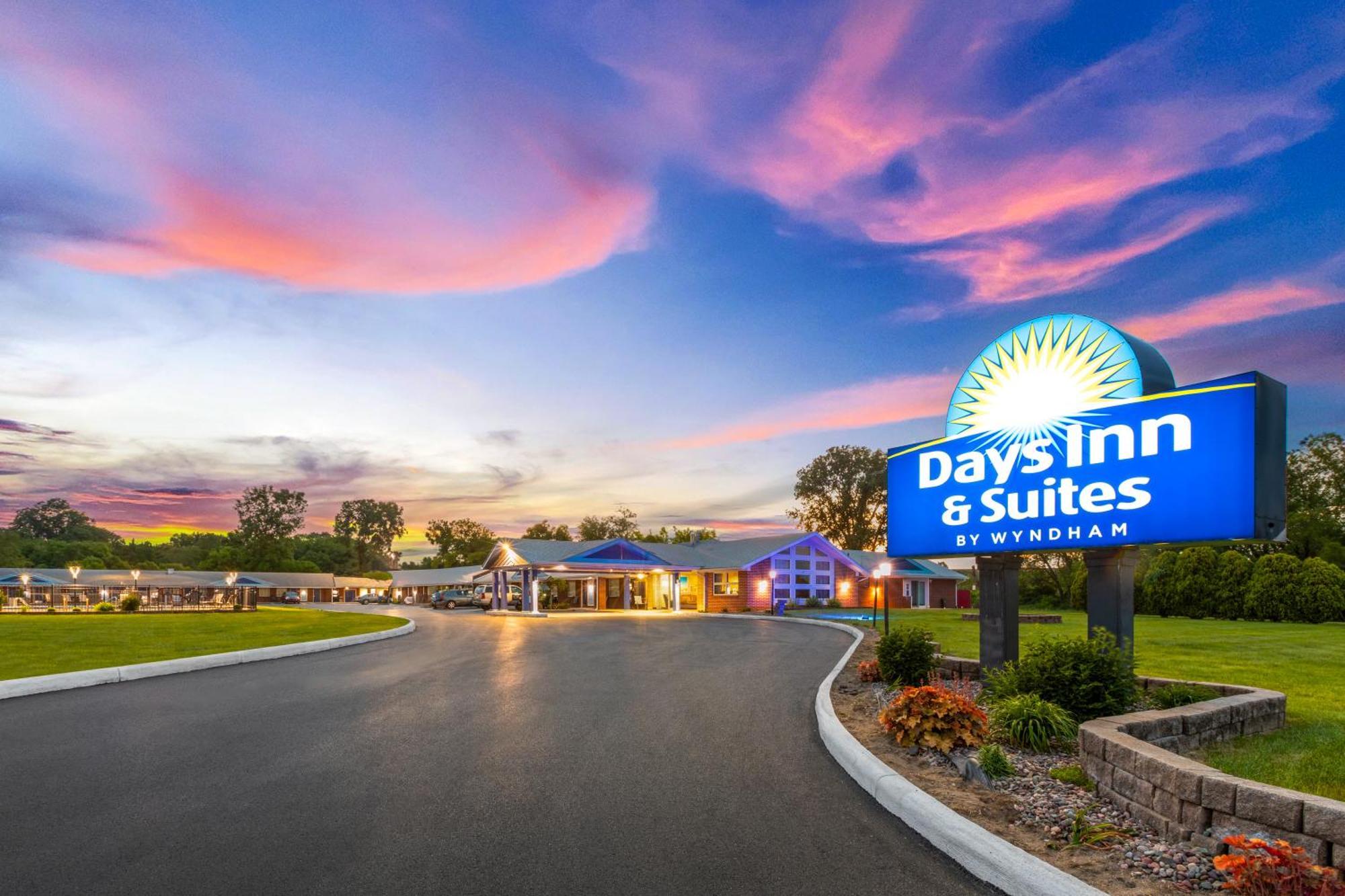 Days Inn By Wyndham Wauseon Exteriör bild