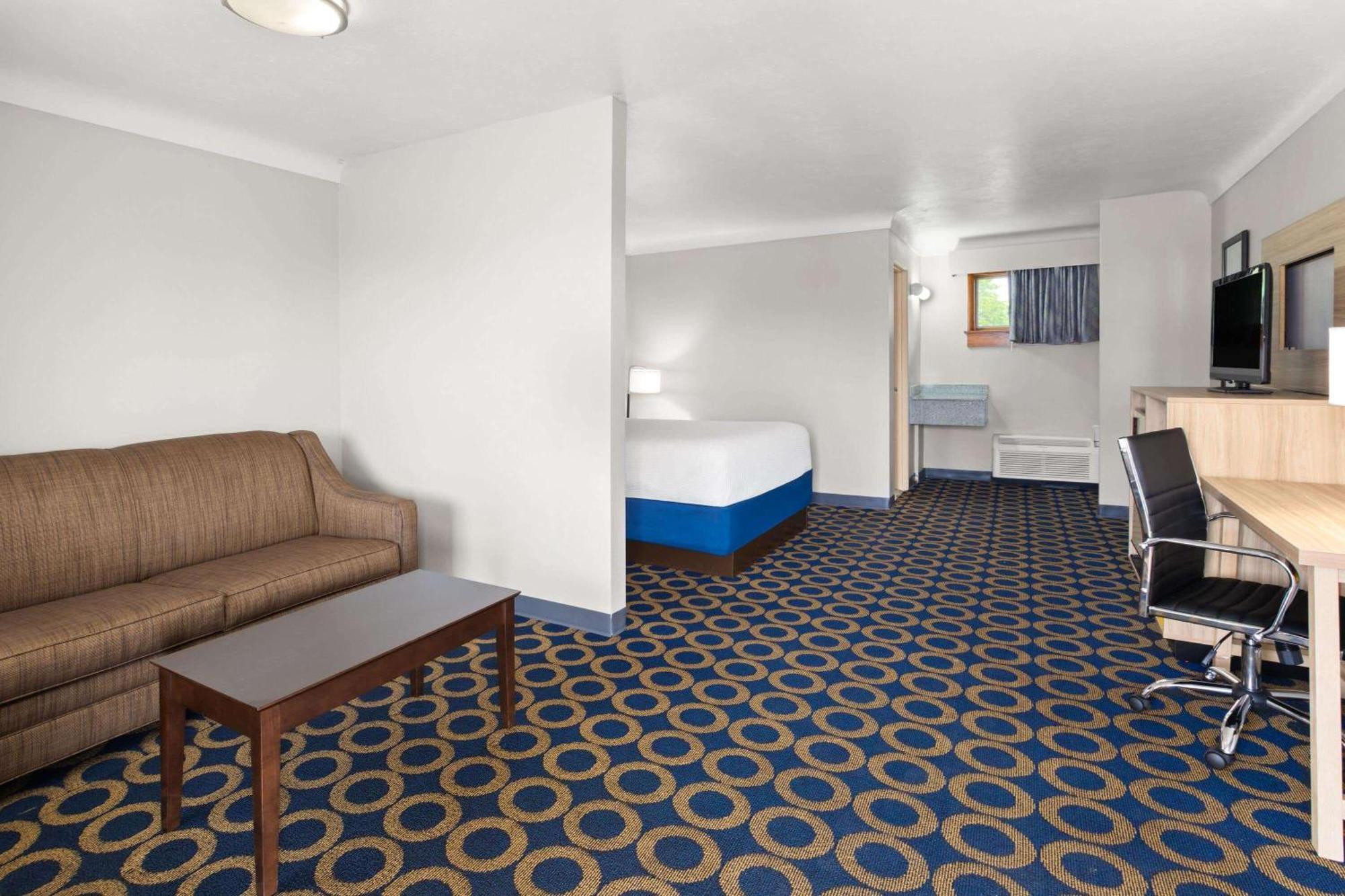 Days Inn By Wyndham Wauseon Exteriör bild