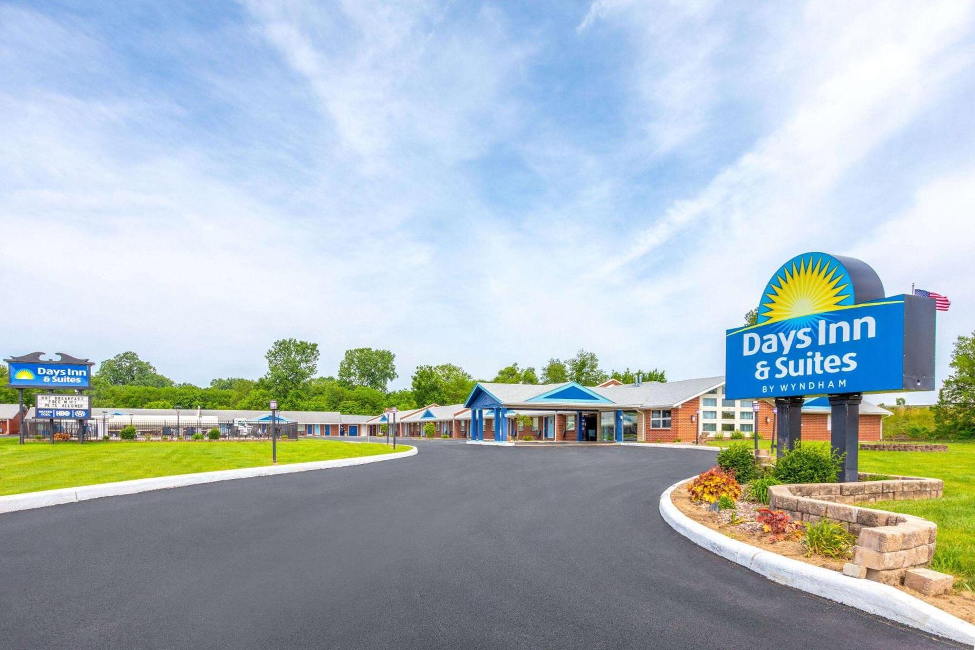 Days Inn By Wyndham Wauseon Exteriör bild