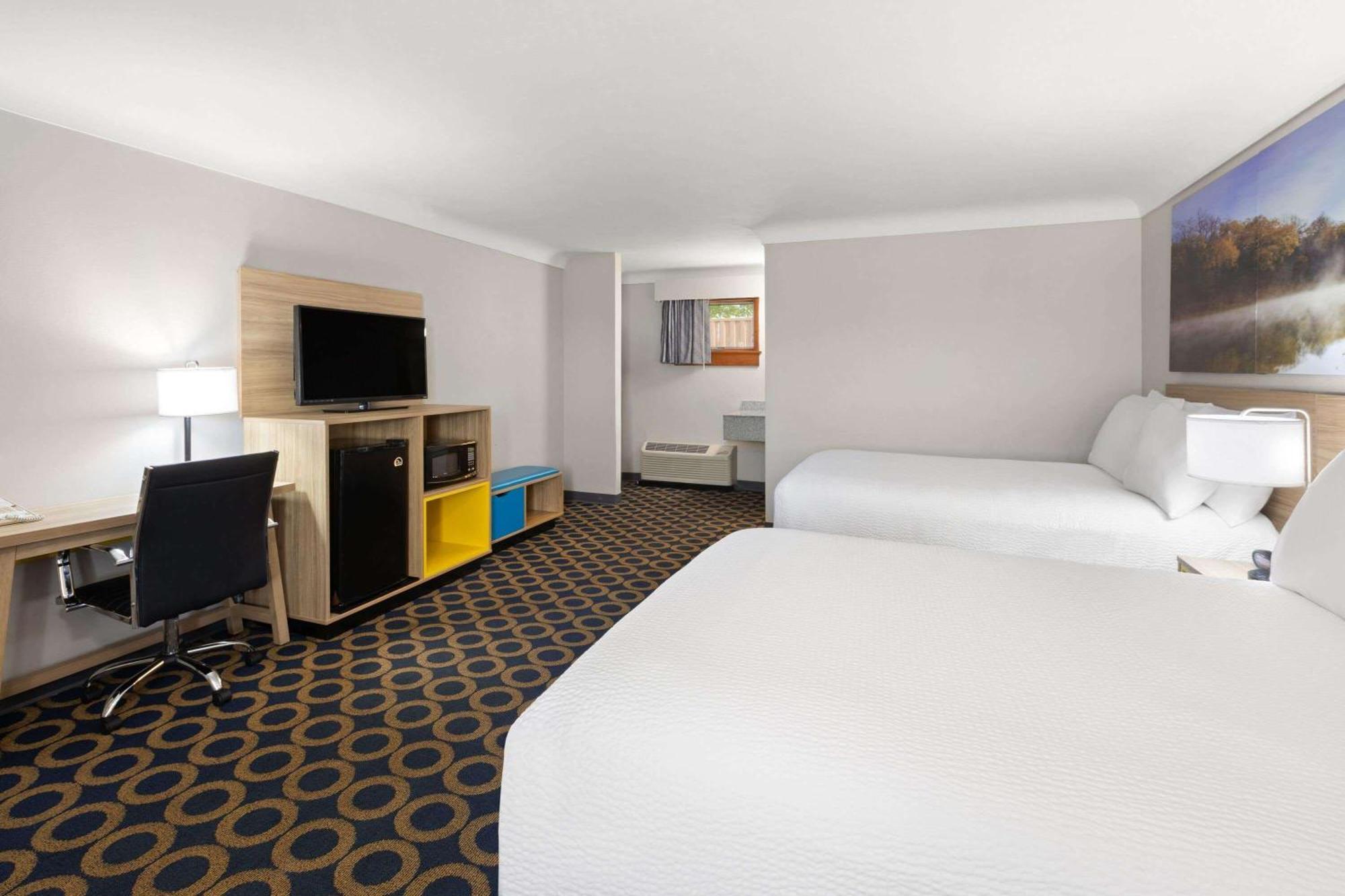 Days Inn By Wyndham Wauseon Exteriör bild