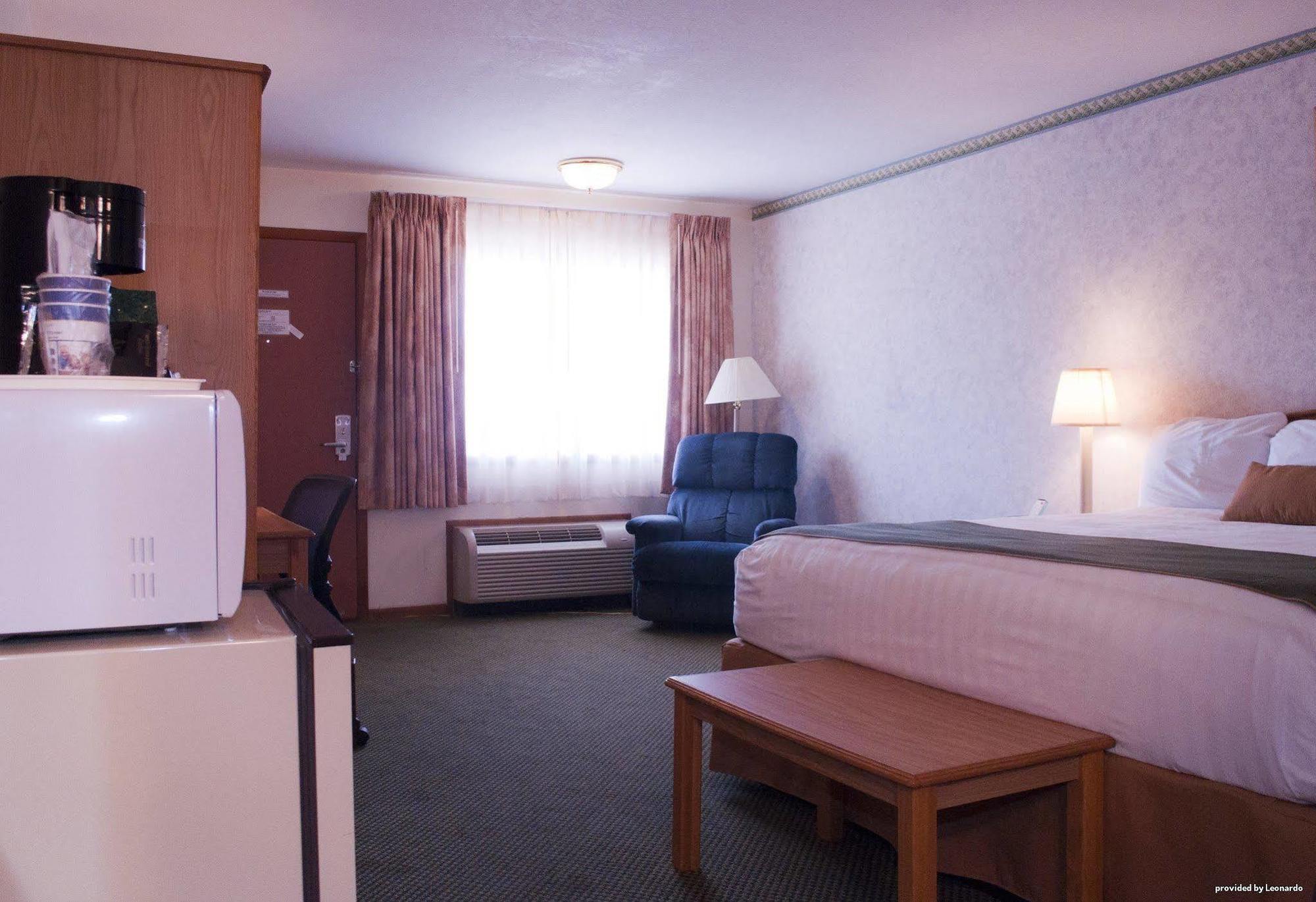 Days Inn By Wyndham Wauseon Exteriör bild